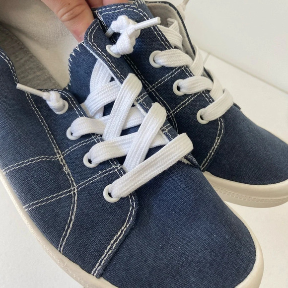 NEW | Jellypop women’s Dallas navy canvas slip on embroidered sneakers — 9.5 - Picture 7 of 8